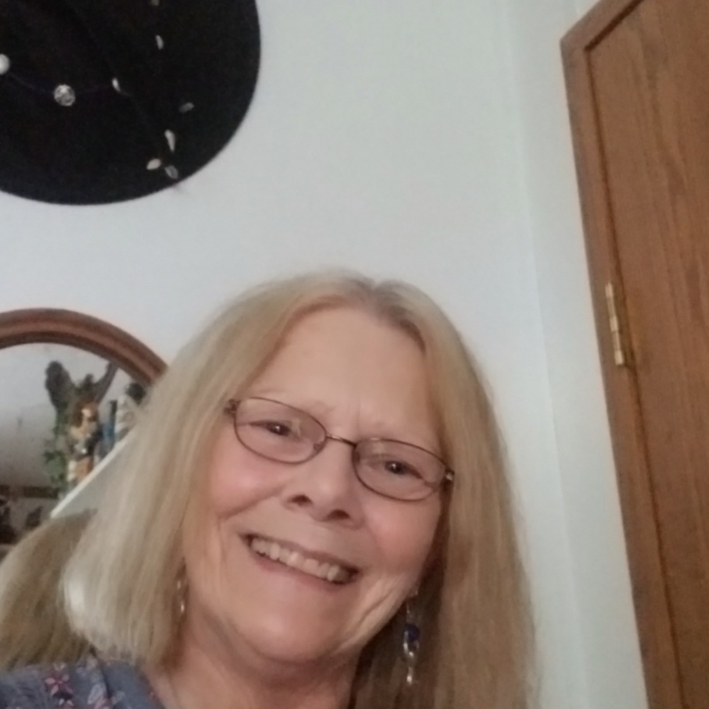 Meet your Posher, Carlyn